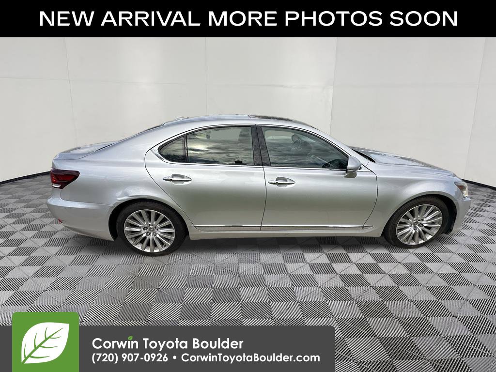 Used 2013 Lexus LS 460 AWD w/ Comfort Pkg image 9