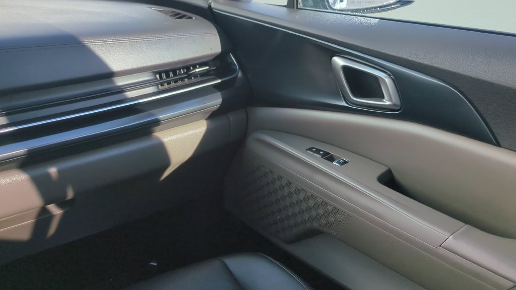 Used 2026 Kia Carnival LXS FWD image 13