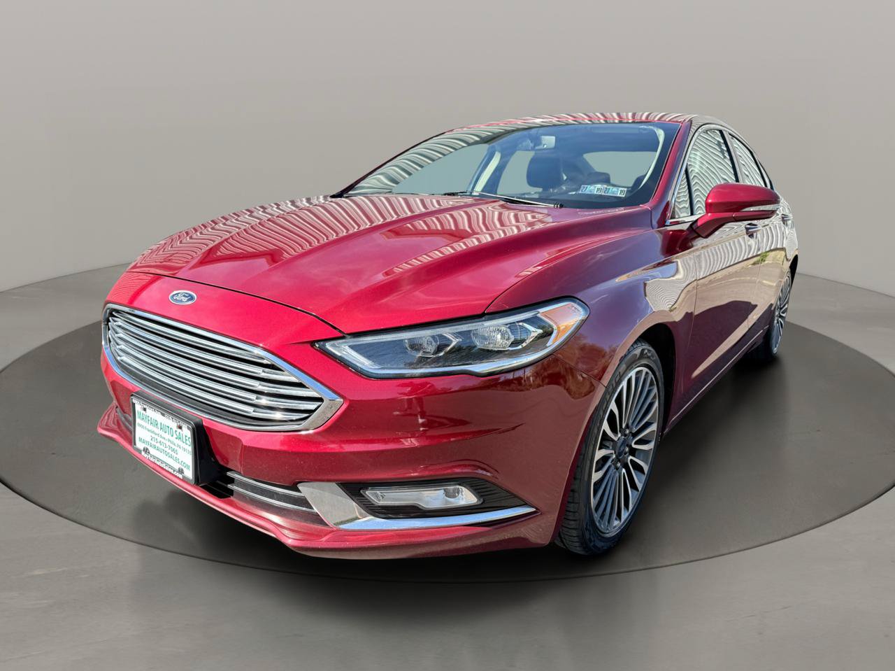 Used 2017 Ford Fusion SE w/ Fusion SE Technology Package FWD image 2