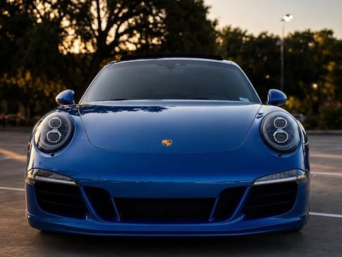 Used 2016 Porsche 911 GT3 RS image 2
