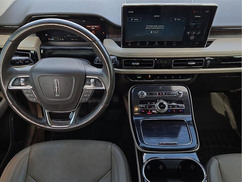 Used 2021 Lincoln Nautilus Reserve image 10