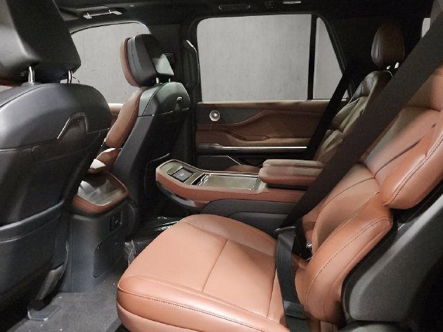 New 2027 Lincoln Navigator L Reserve AWD/4WD image 20