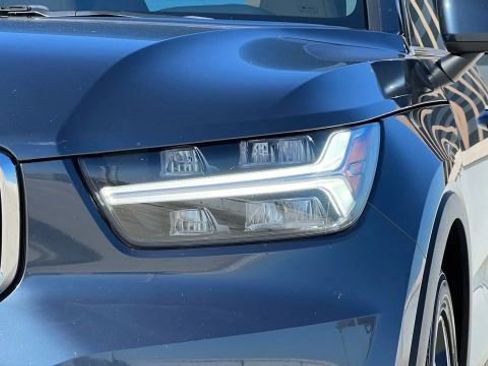 Used 2019 Volvo XC40 T5 Inscription image 48