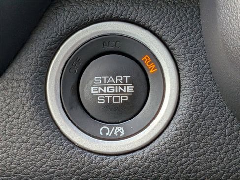 Used 2023 RAM 1500 Laramie image 30