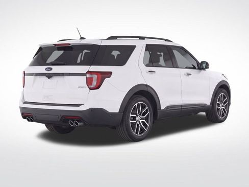 Used 2018 Ford Explorer Sport w/ Equipment Group 401A AWD/4WD image 3