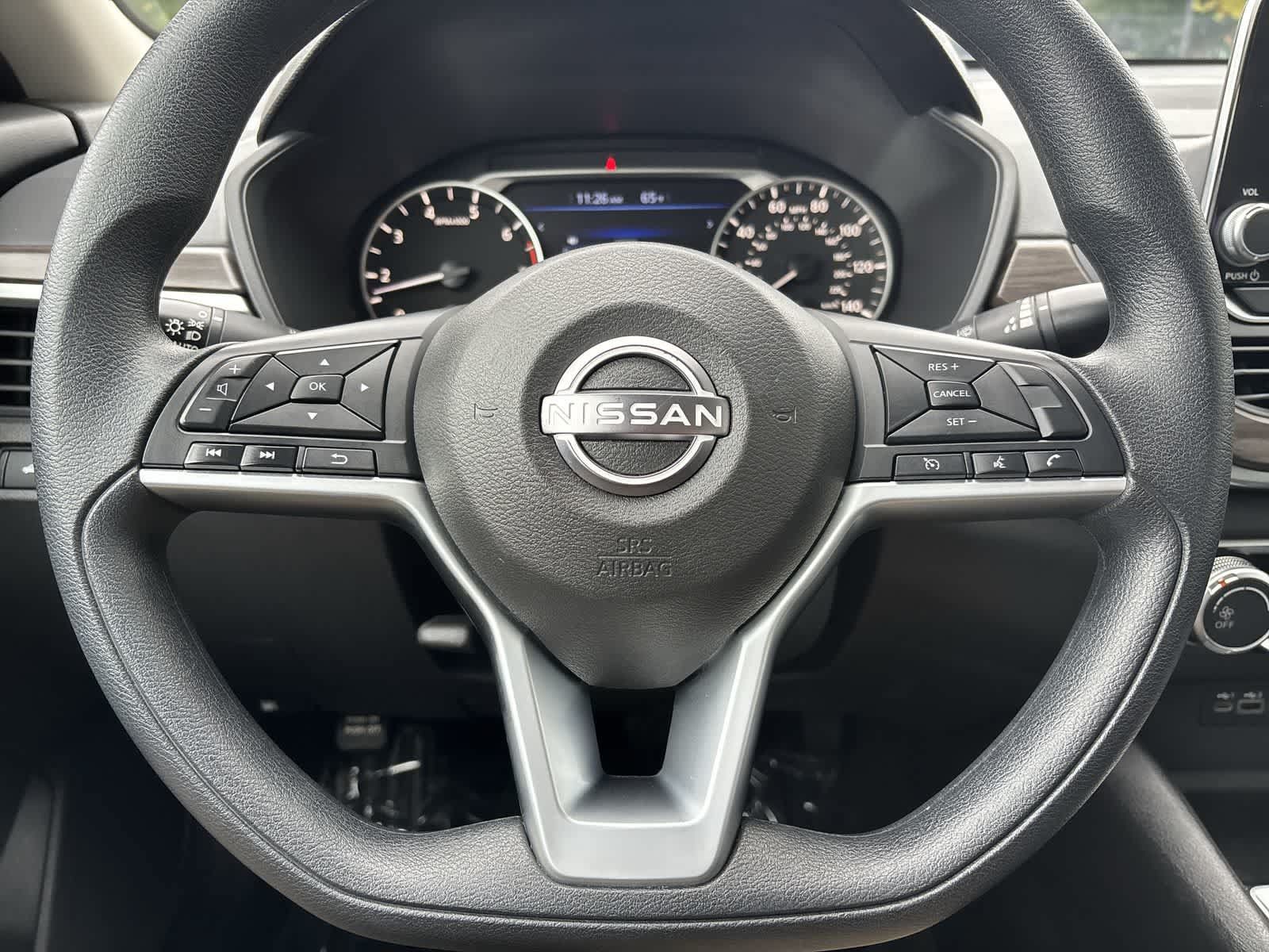 Used 2025 Nissan Altima 2.5 SV FWD image 13