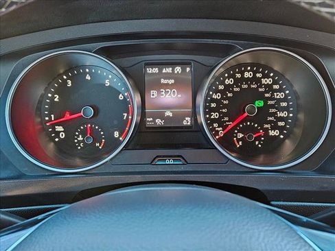 Used 2021 Volkswagen Tiguan SE R-Line image 11