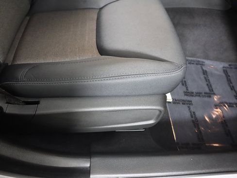 Used 2023 Chrysler 300 Touring w/ Sport Appearance Package image 28