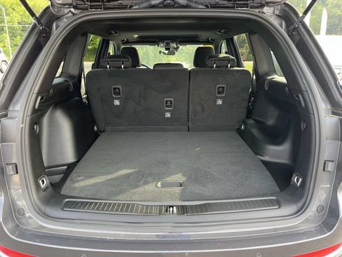 Used 2025 Jeep Grand Cherokee Laredo X AWD/4WD image 19