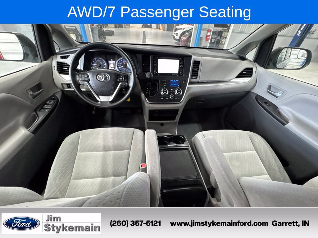Used 2019 Toyota Sienna LE AWD/4WD image 2