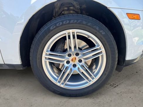 Used 2020 Porsche Macan AWD/4WD image 9