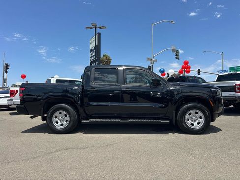 Used 2022 Nissan Frontier S w/ Technology Package RWD image 39