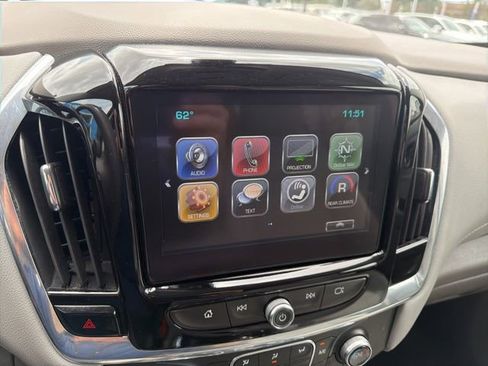 Used 2018 Chevrolet Traverse LT w/ LPO, 'HIT The Road' Package AWD/4WD image 23