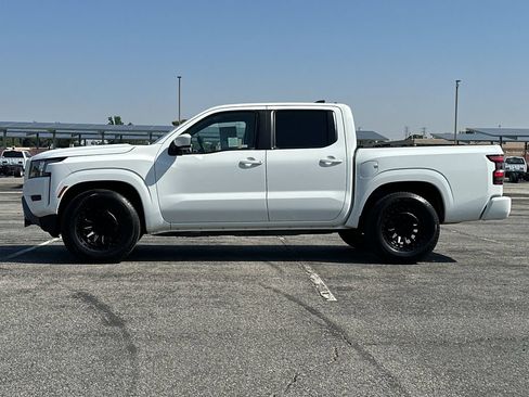 Used 2023 Nissan Frontier SV RWD image 6