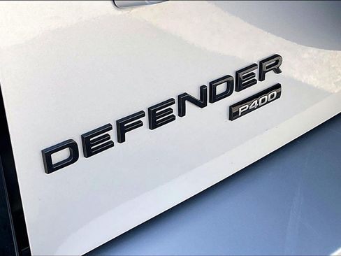 Used 2023 Land Rover Defender 110 SE AWD/4WD image 32