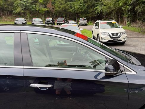 Used 2013 Cadillac XTS Premium AWD/4WD image 11