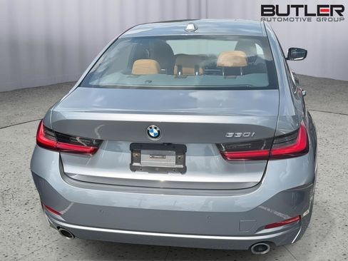 Certified 2024 BMW 330i Sedan w/ Convenience Package RWD image 9