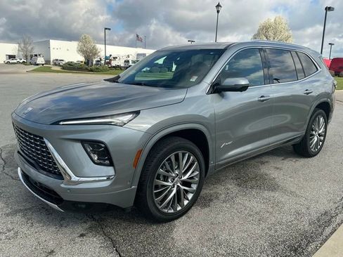 Used 2025 Buick Enclave Avenir w/ Super Cruise Package AWD/4WD image 3