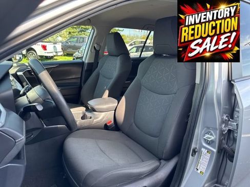 Used 2023 Toyota RAV4 XLE AWD/4WD image 9