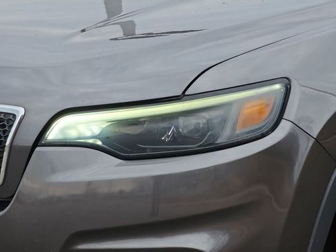 Used 2019 Jeep Cherokee Limited image 27