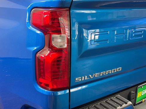 Used 2023 Chevrolet Silverado 1500 Custom RWD image 34