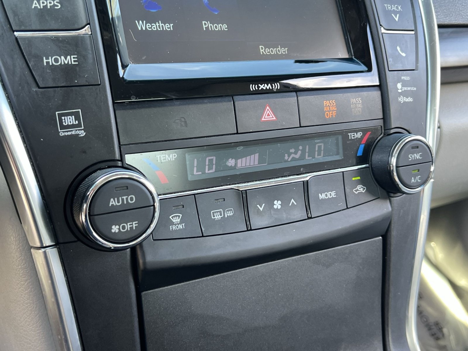 Used 2017 Toyota Camry XLE FWD image 30