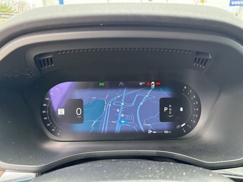 Certified 2023 Volvo XC60 B5 Plus w/ Climate Package image 17