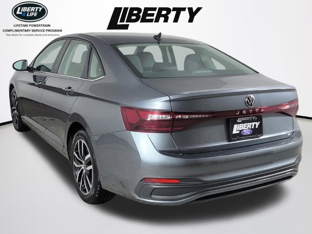 Used 2025 Volkswagen Jetta SE FWD image 5