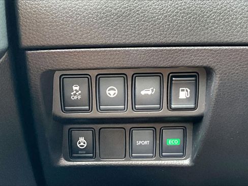 Used 2018 Nissan Rogue SL w/ Premium Package FWD image 34