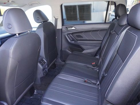 Used 2023 Volkswagen Tiguan SE image 10