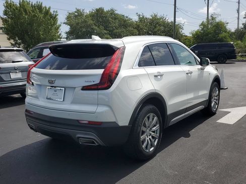 Used 2022 Cadillac XT4 Premium Luxury w/ Safety Alert Package FWD image 5