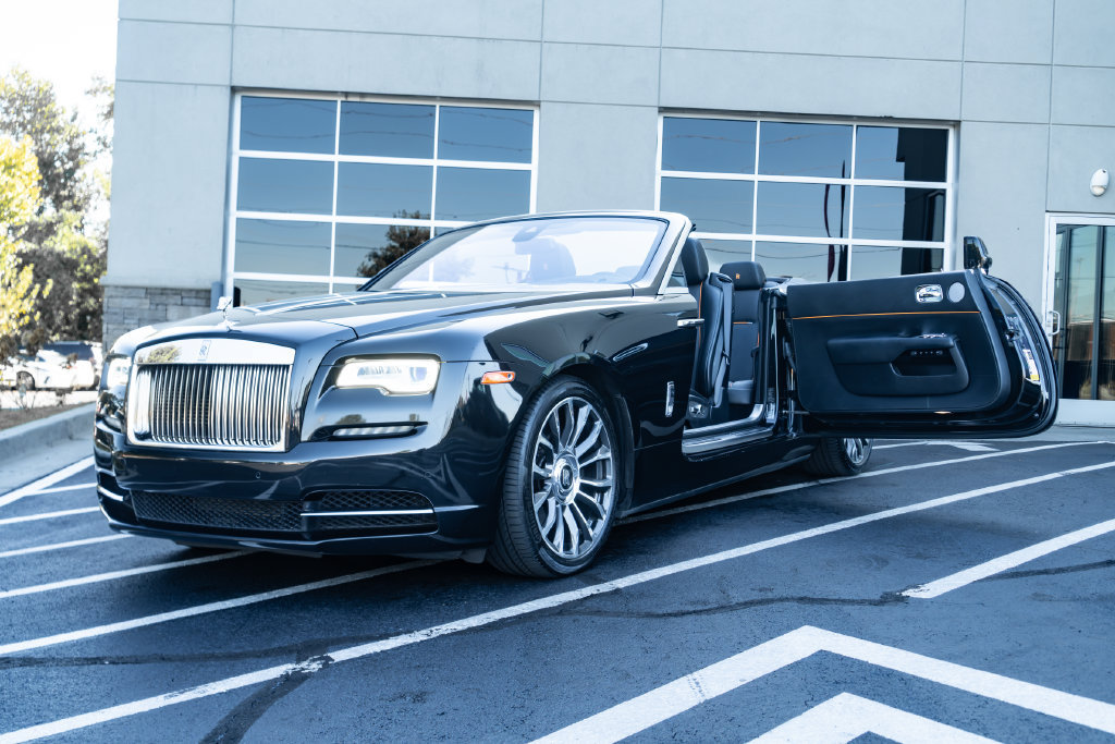 Used 2018 Rolls-Royce Dawn RWD image 11
