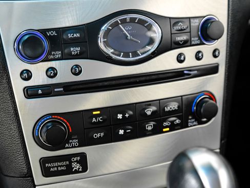 Used 2011 INFINITI G37 Sport w/ Premium Pkg image 28