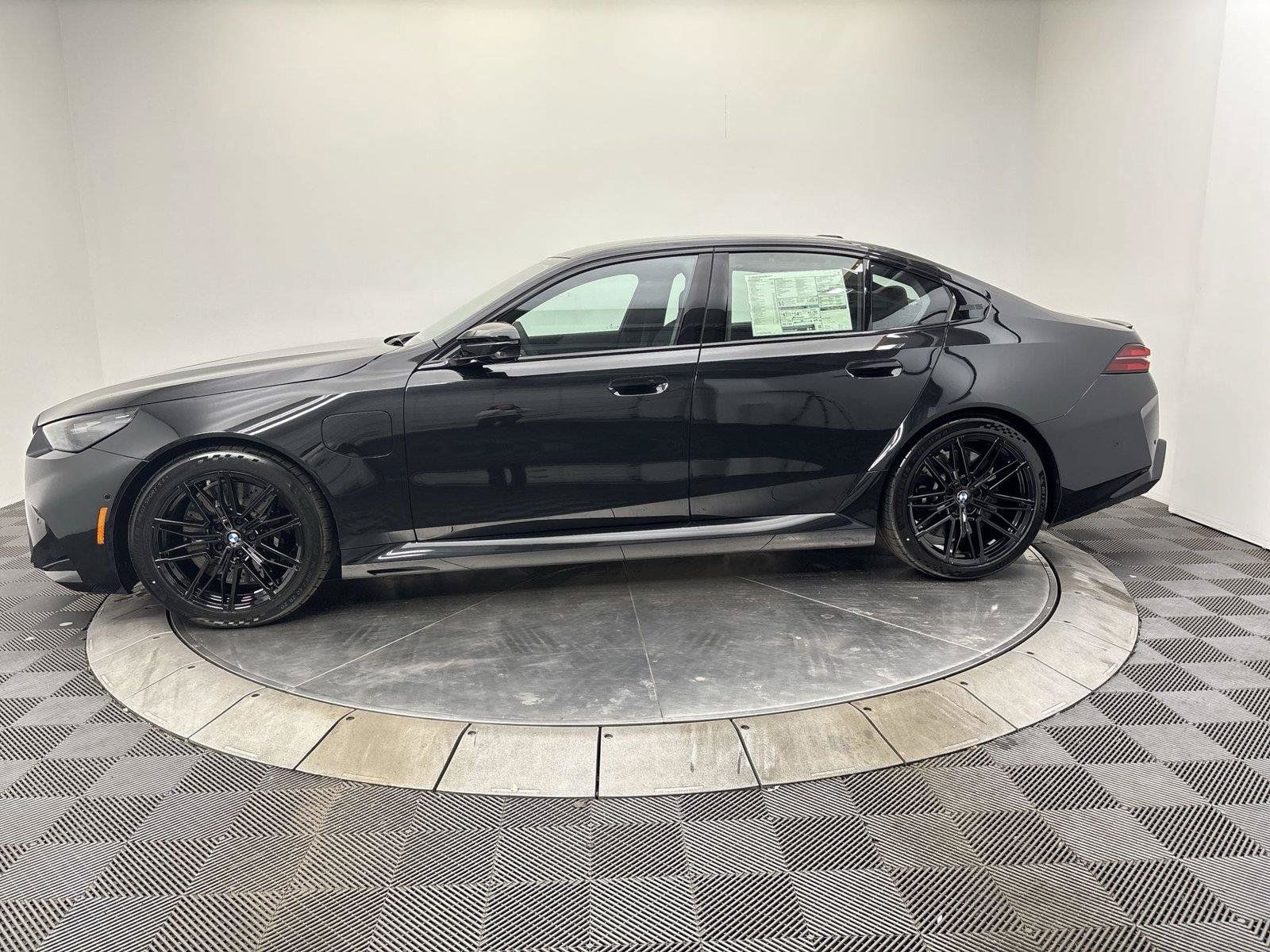 New 2027 BMW M5 w/ Executive Package AWD/4WD image 16