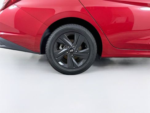 Used 2022 Hyundai Elantra SEL FWD image 17