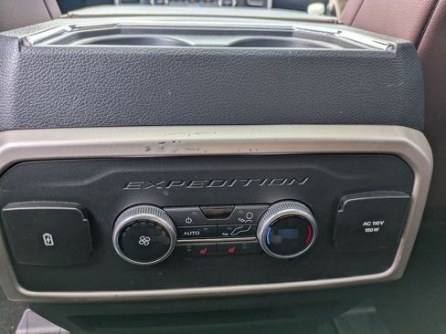 Used 2022 Ford Expedition Limited RWD image 18