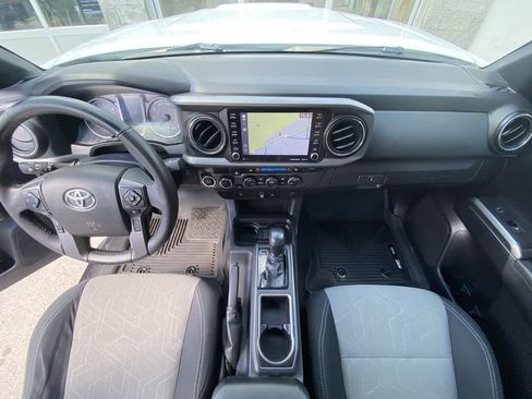 Used 2021 Toyota Tacoma TRD Sport AWD/4WD image 24
