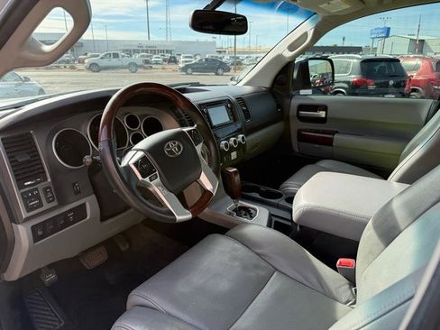 Used 2016 Toyota Sequoia Platinum image 9