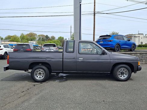 Used 1991 Nissan Pickup 2WD King Cab image 12