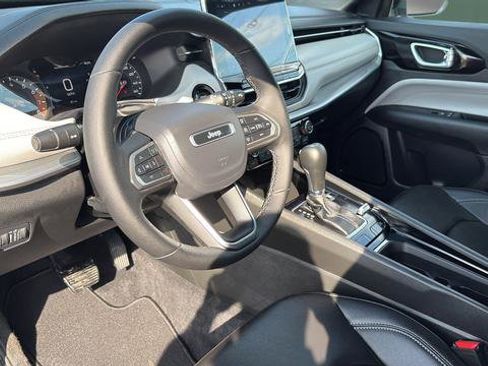 Used 2025 Jeep Compass Limited AWD/4WD image 24