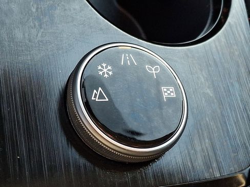 Used 2023 Nissan Rogue SV image 21