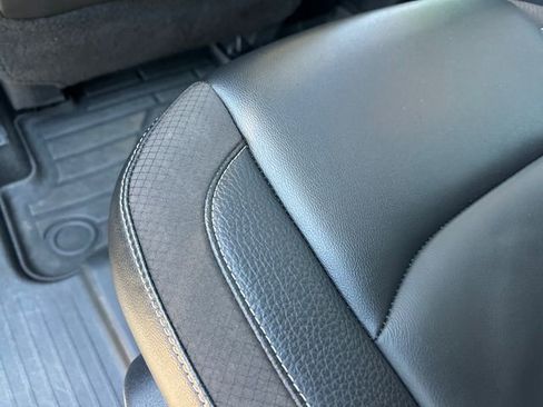 Used 2024 Nissan Pathfinder SL w/ SL Premium Package image 12