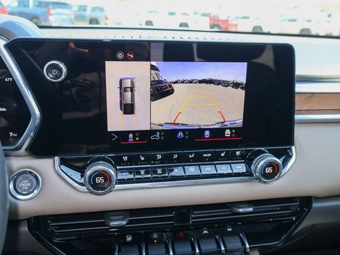 New 2026 GMC Canyon Denali image 16