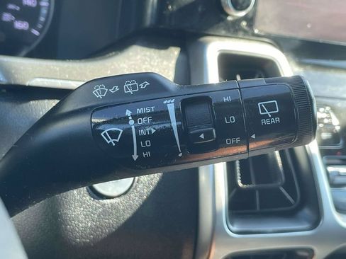 Used 2022 Kia Sorento S w/ Panoramic Sunroof Package FWD image 30