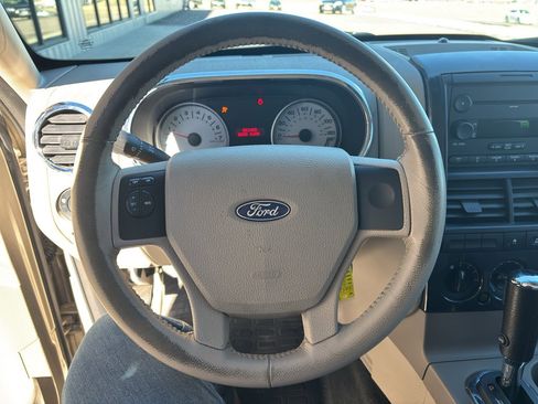 Used 2007 Ford Explorer Sport Trac XLT image 14