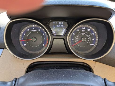 Used 2013 Hyundai Elantra GLS w/ Preferred Pkg FWD image 28