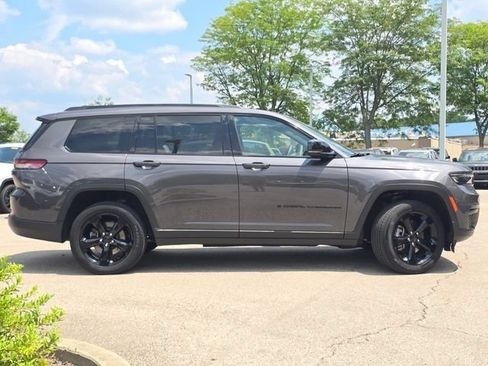 Used 2024 Jeep Grand Cherokee L Altitude AWD/4WD image 29
