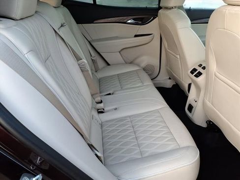 Used 2022 Buick Envision Avenir w/ Technology Package II image 24