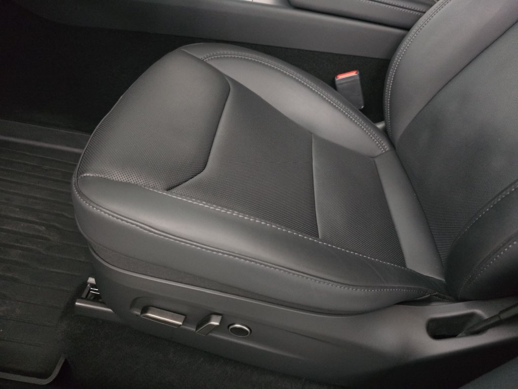 Used 2026 Tesla Model Y AWD image 26