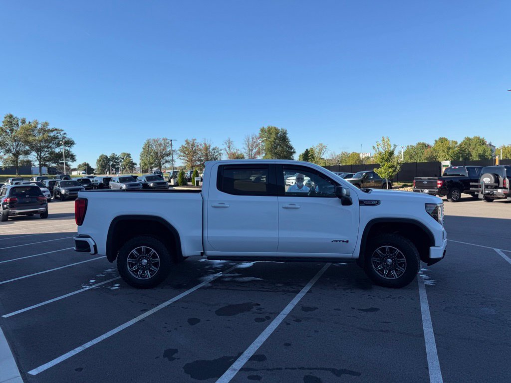 Used 2024 GMC Sierra 1500 AT4 w/ Technology Package AWD/4WD image 7